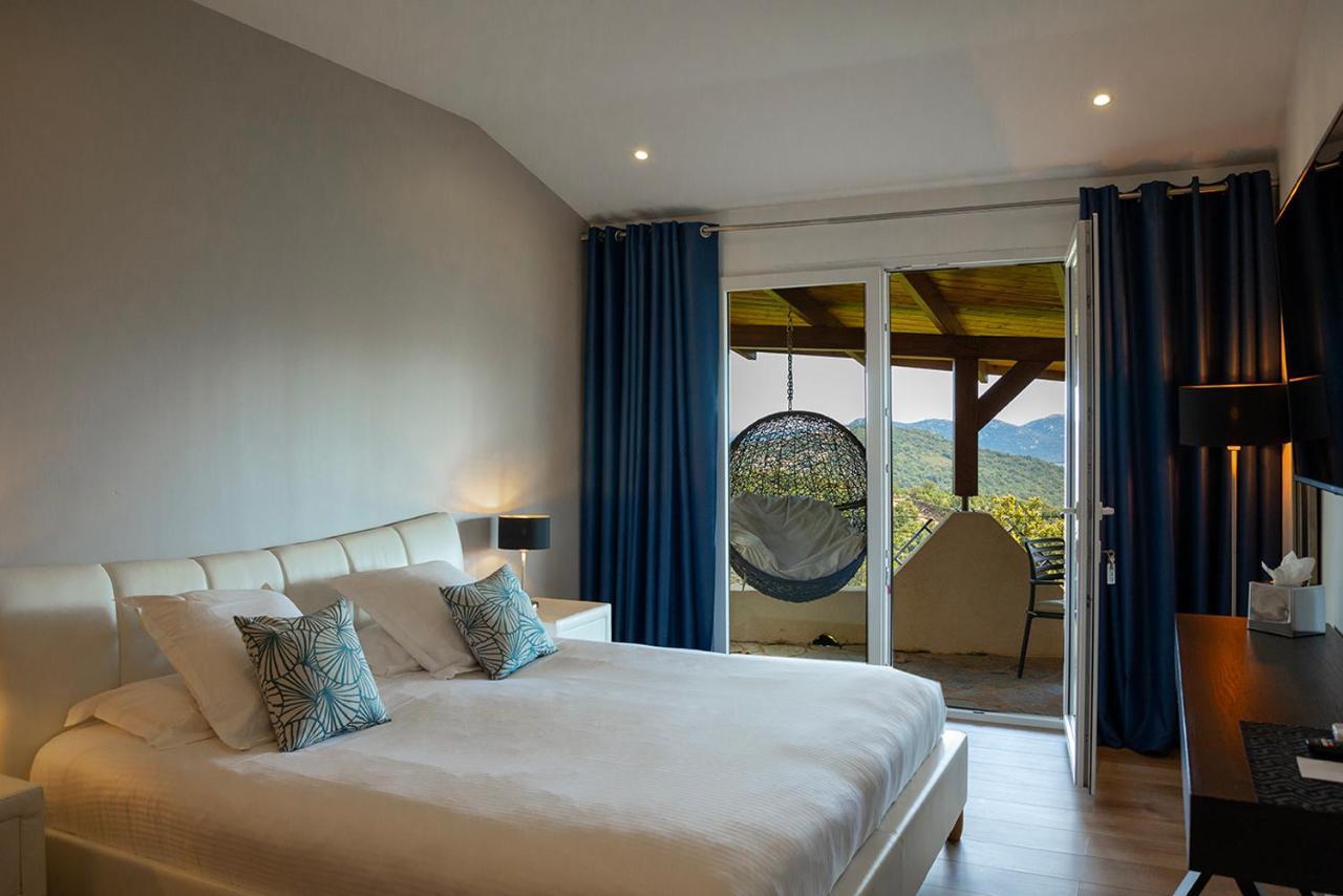 Swim Lodge Hotel Piscine Privee Ou Jacuzzi Prive ปอร์โต-เวคคีโอ ภายนอก รูปภาพ